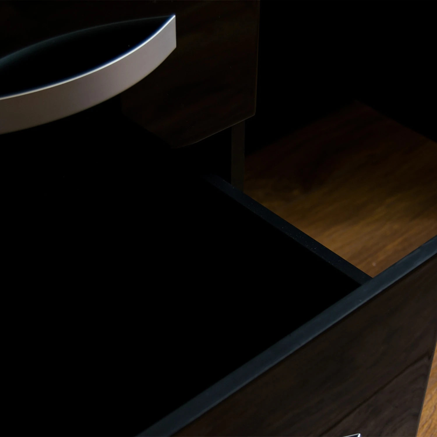 Hulio Black 3 Drawer Dressing Table 9 Hulio Black 3 Drawer Dressing Table - Image 7