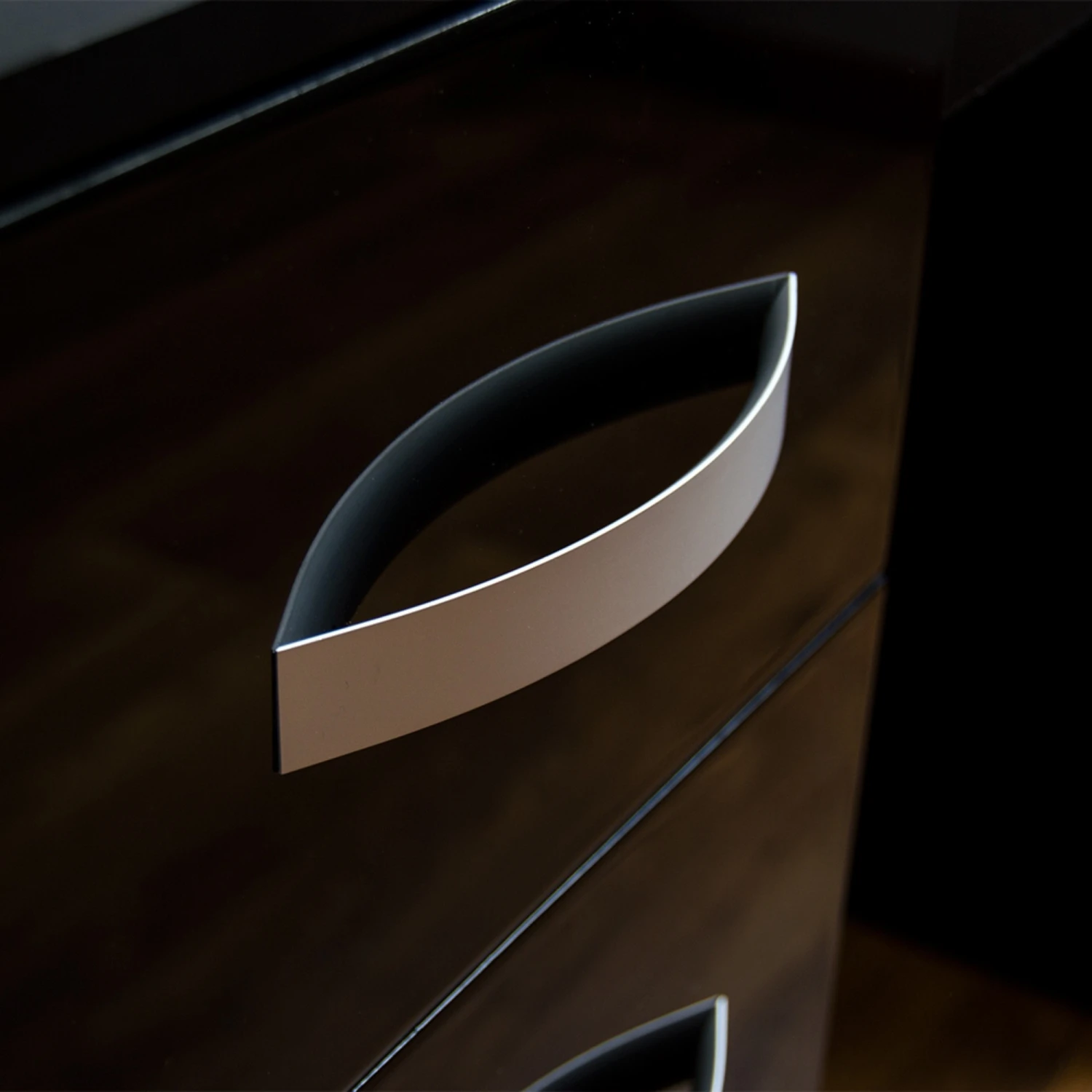 Hulio Black 3 Drawer Dressing Table 10 Hulio Black 3 Drawer Dressing Table - Image 8