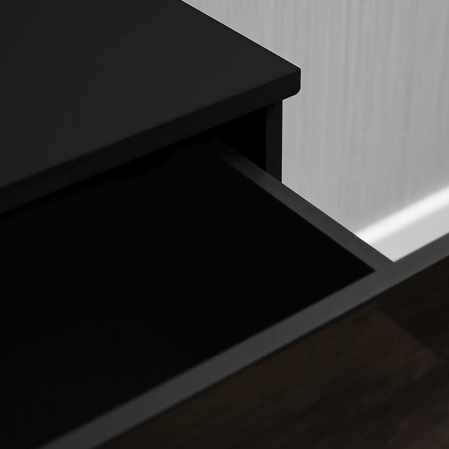 Hulio Black 4 Drawer Chest 7 Hulio Black 4 Drawer Chest - Image 5