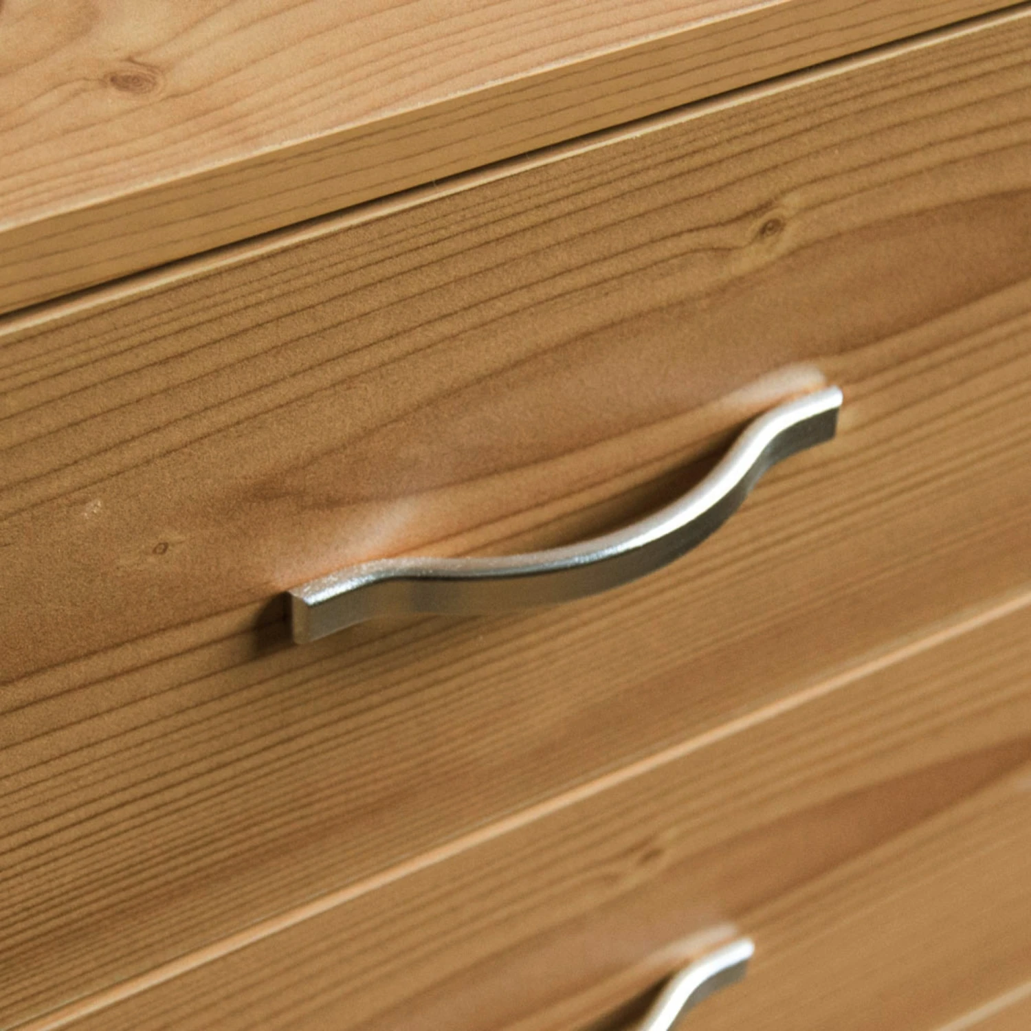 Riano Pine 3 Drawer Bedside 6 Riano Pine 3 Drawer Bedside - Image 4