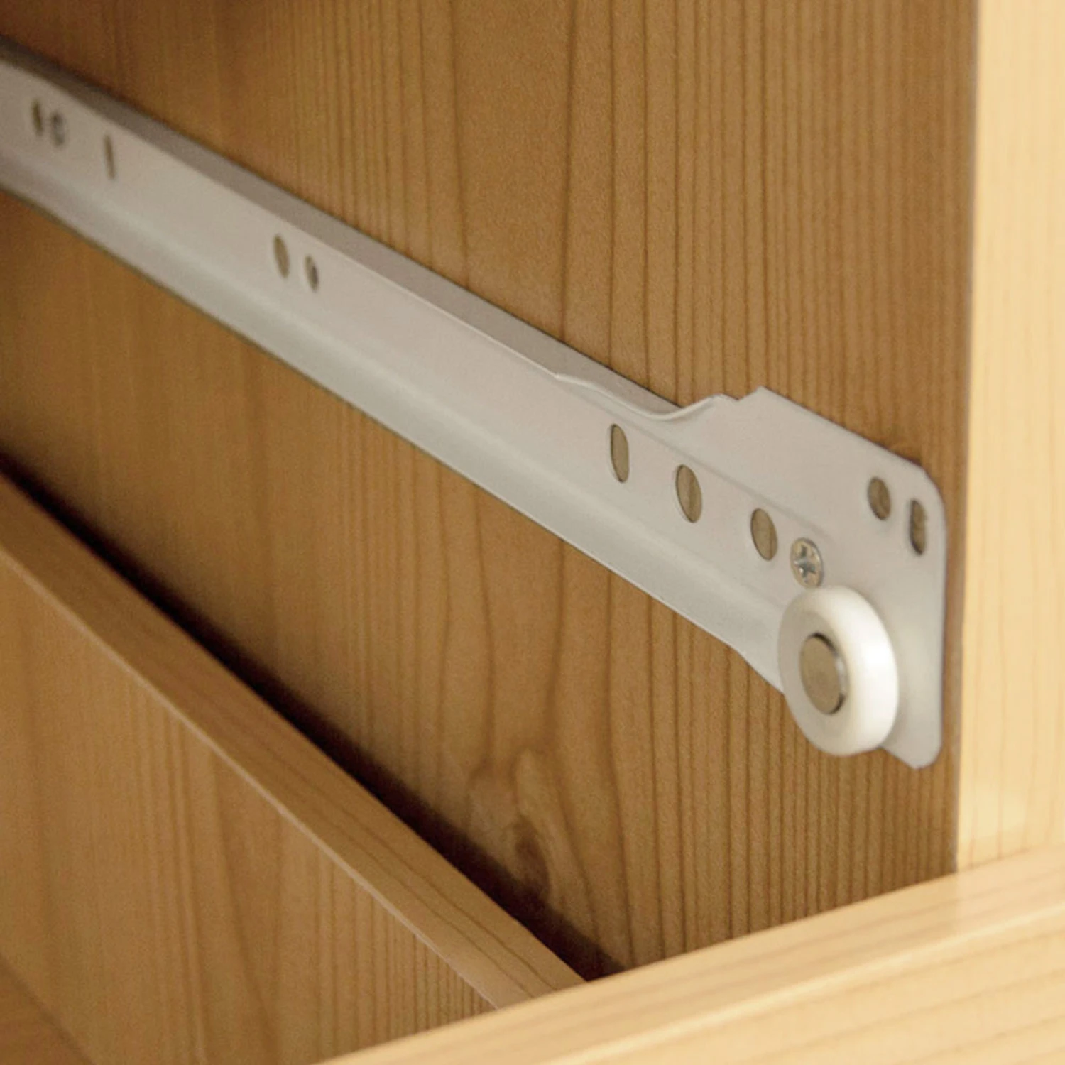 Riano Pine 3 Drawer Bedside 9 Riano Pine 3 Drawer Bedside - Image 7